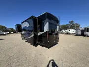 used Fifth Wheel Trailers Vanleigh RV  for sale, in Newfield, NJ Thumbnail 5