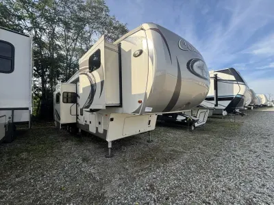 2017 Palomino Columbus CMF386FK
