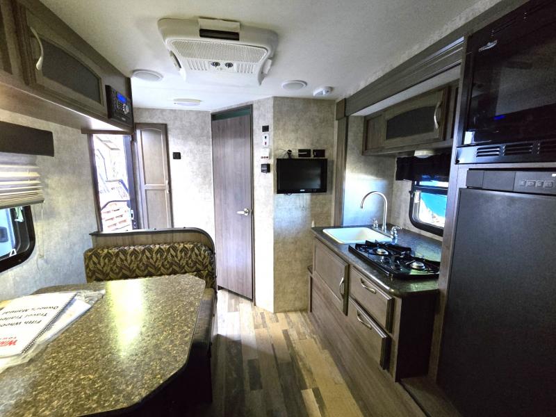 used Travel Trailers Winnebago Winners Circle for sale, in Enola, PA Thumbnail 12