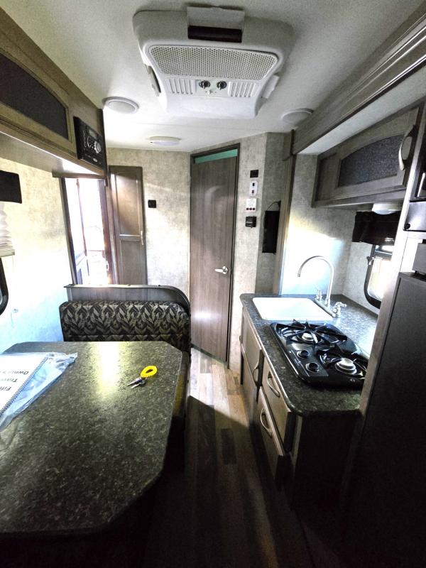 used Travel Trailers Winnebago Winners Circle for sale, in Enola, PA Thumbnail 15