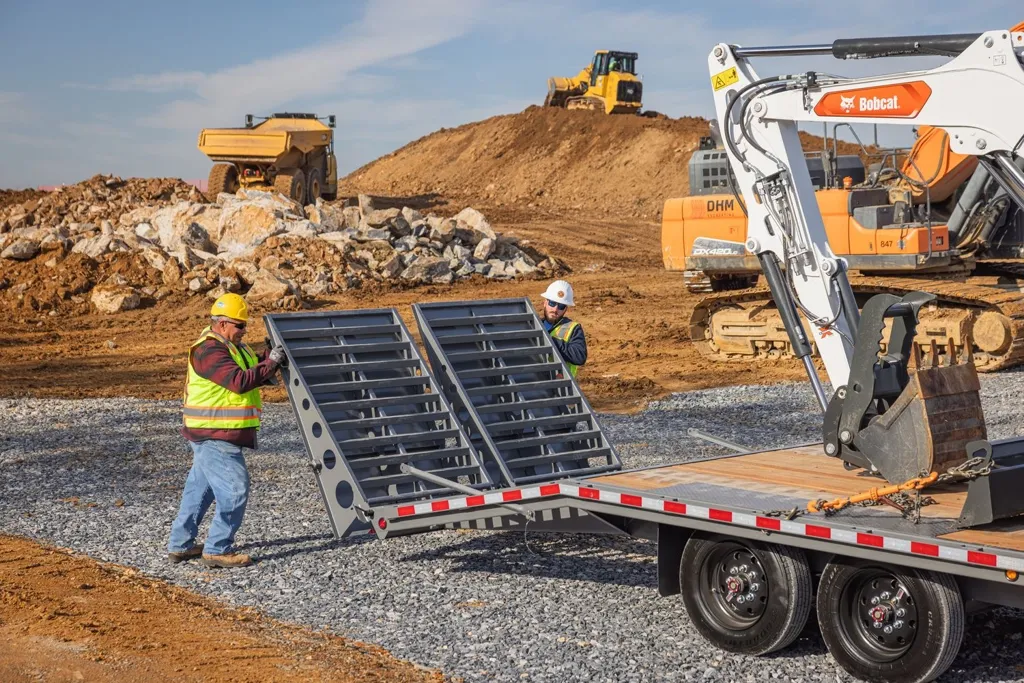 2027 BWise 24' Deckover Equipment