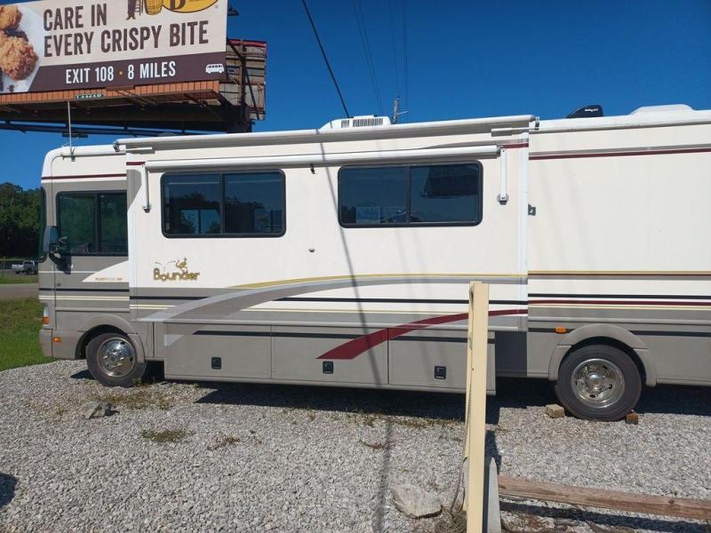 2001 Fleetwood Bounder 36S 2001 Fleetwood Bounder 36S