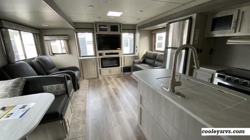 2022 Coachmen Catalina Legacy Edition 333RETS Travel Trailer RV 2022 Coachmen Catalina Legacy Edition 333RETS Travel Trailer RV