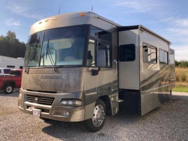 2005 Winnebago Adventurer 35A 2005 Winnebago Adventurer 35A