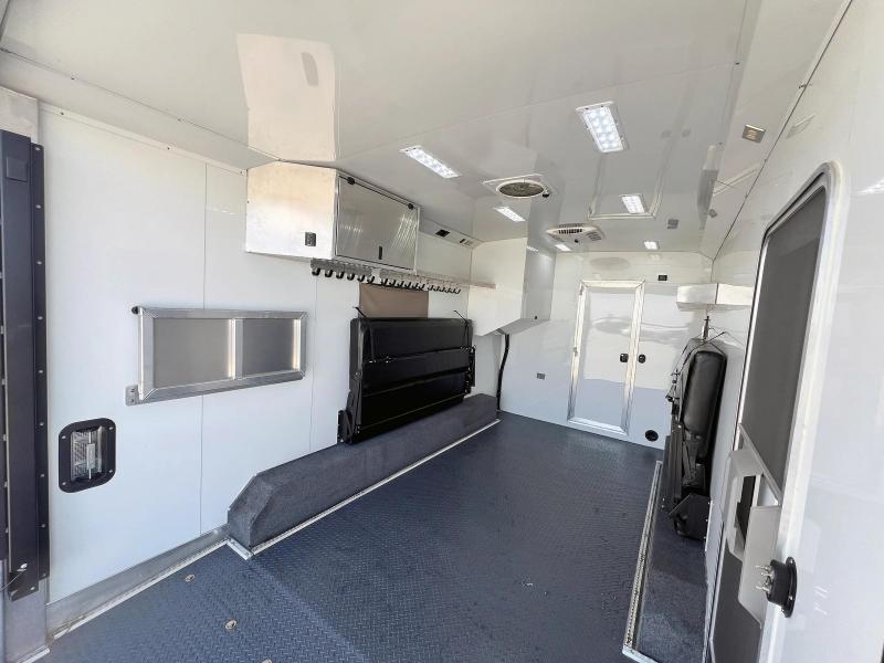 used Toy Haulers Cimarron Trailers Freedom for sale, in Greeley, CO Thumbnail 12