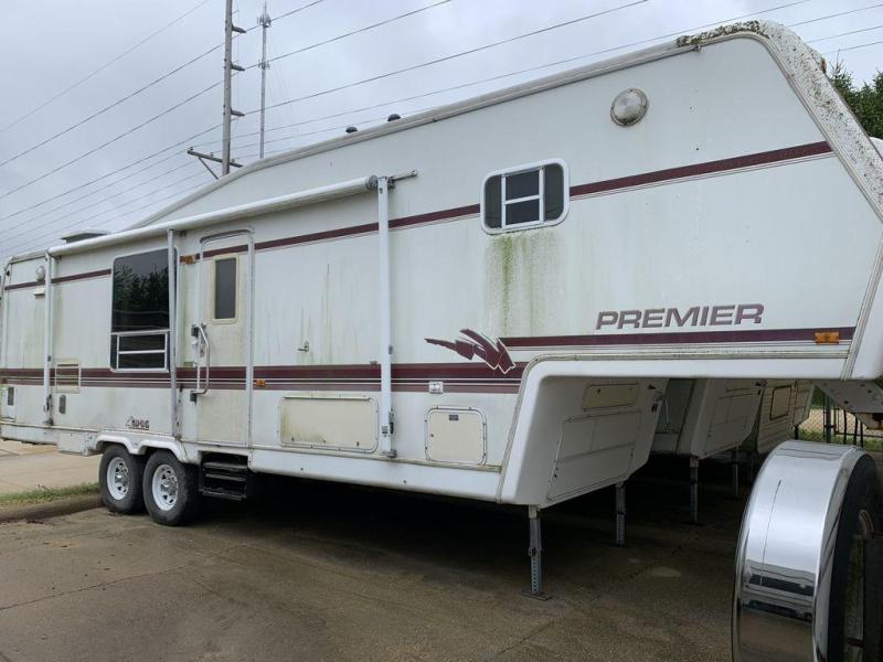 1995 Nu-Wa Industries Hitchhiker Premier 32 RK ED PRBG Fifth Wheel RV