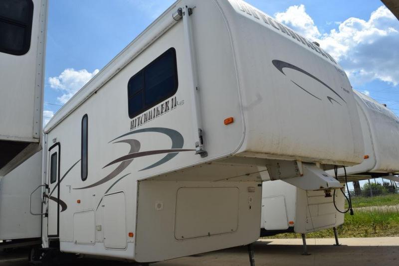 2005 Nu-Wa Hitchhiker II 32.5 UKTG 2005 Nu-Wa Hitchhiker II 32.5 UKTG