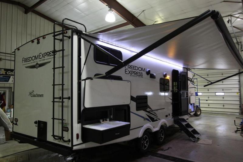 2022 Coachmen Freedom Express Ultra Lite 257BHS Travel Trailer RV