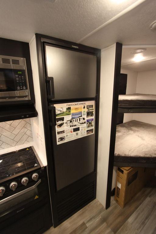 2022 Coachmen Freedom Express Ultra Lite 257BHS Travel Trailer RV