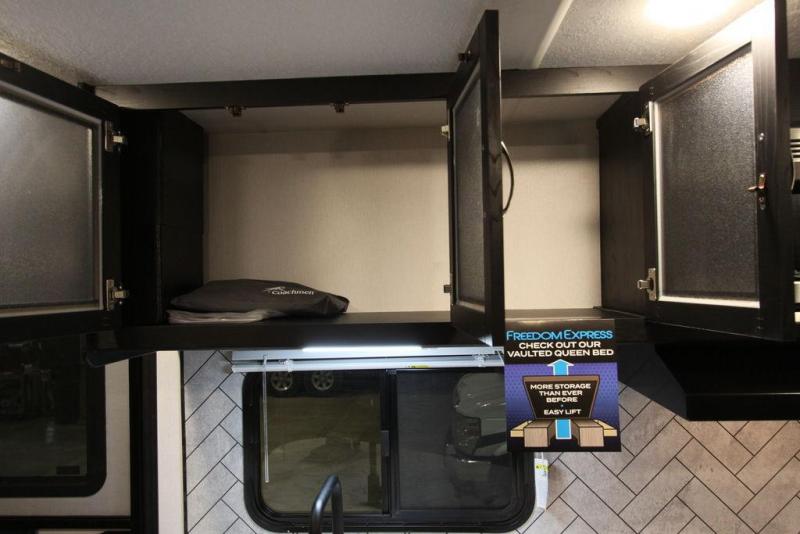 2022 Coachmen Freedom Express Ultra Lite 257BHS Travel Trailer RV