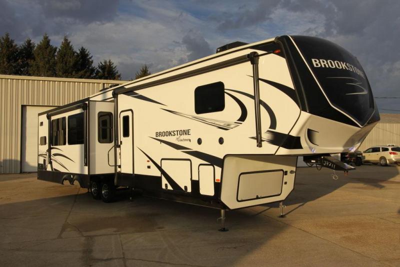 2022 Coachmen Brookstone 374RK Fifth Wheel RV 2022 Coachmen Brookstone 374RK Fifth Wheel RV