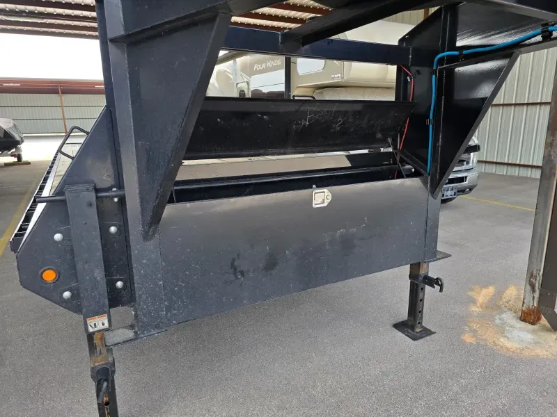 used Equipment / Flatbed Trailers Big Tex Trailers  for sale, in Liberty Hill, TX Thumbnail 3