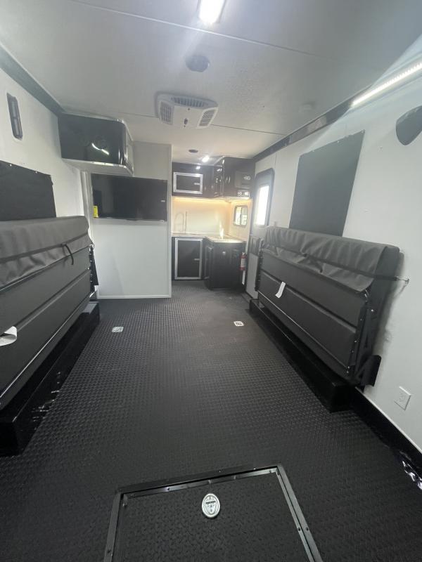 Enclosed Trailer with Living Quarters 2024 18' Nomad Sleeps 4 9400