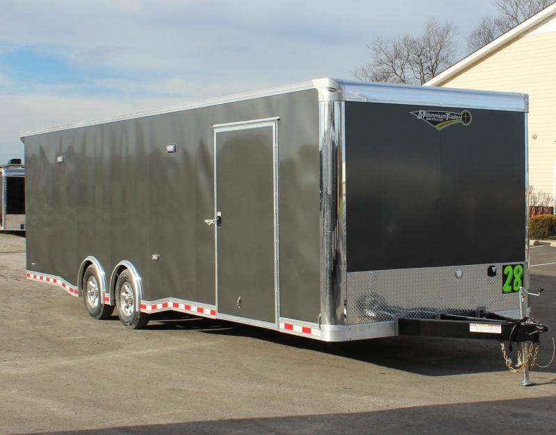 Enclosed Car Trailer 2022 28' Spread Axles Rear Wing Removable Fender