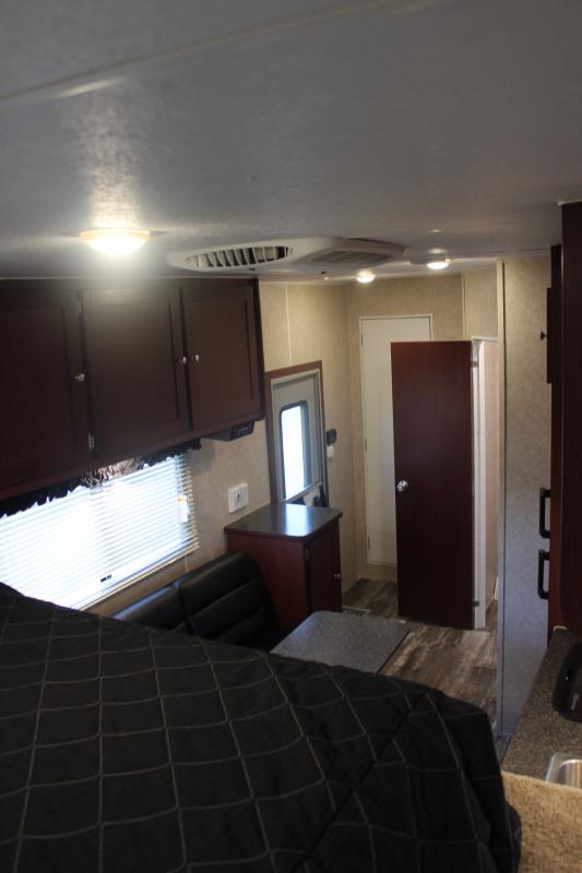 Enclosed Trailers with Living Quarters 2023 53' w/20' LQ 0109