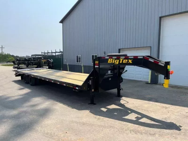2026 Big Tex 22GN 102" x 33' Tandem Dual Wheel Gooseneck Trailer (23,900 GVWR)