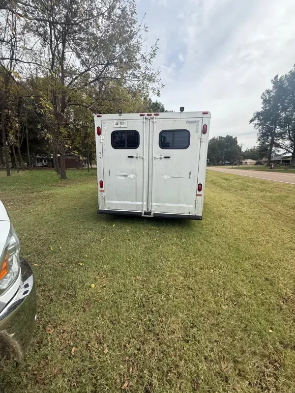 used Horse Trailers Sundowner Trailers  for sale, in Jackson, TN Thumbnail 5