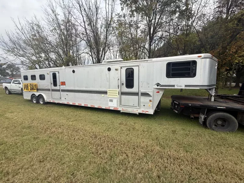 1999 Sundowner Sierra Southwest Series 8014 - 3 Horse