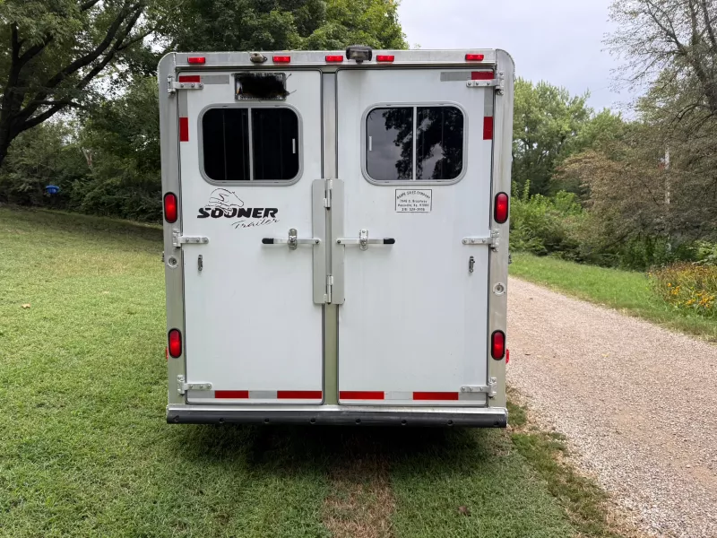 2003 Sooner 4 hor Horse & Livestock