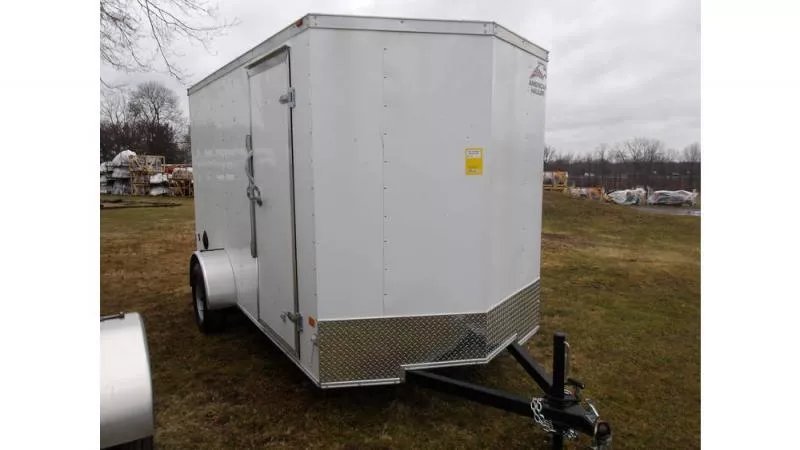 American Hauler AR612SA Arrow 6 ft x 12 ft enclosed trailer