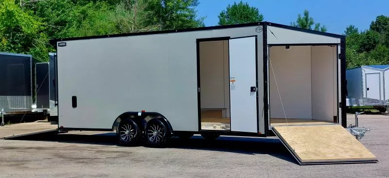 8 X 20 CAR HAULER ENCLOSED 2026 LIGHTNING 5200# AXLES