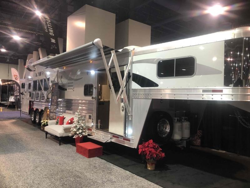 2023 Platinum Coach 4 Horse 15.8 Short Wall Side Load With Slide 2023 Platinum Coach 4 Horse 15.8 Short Wall Side Load With Slide