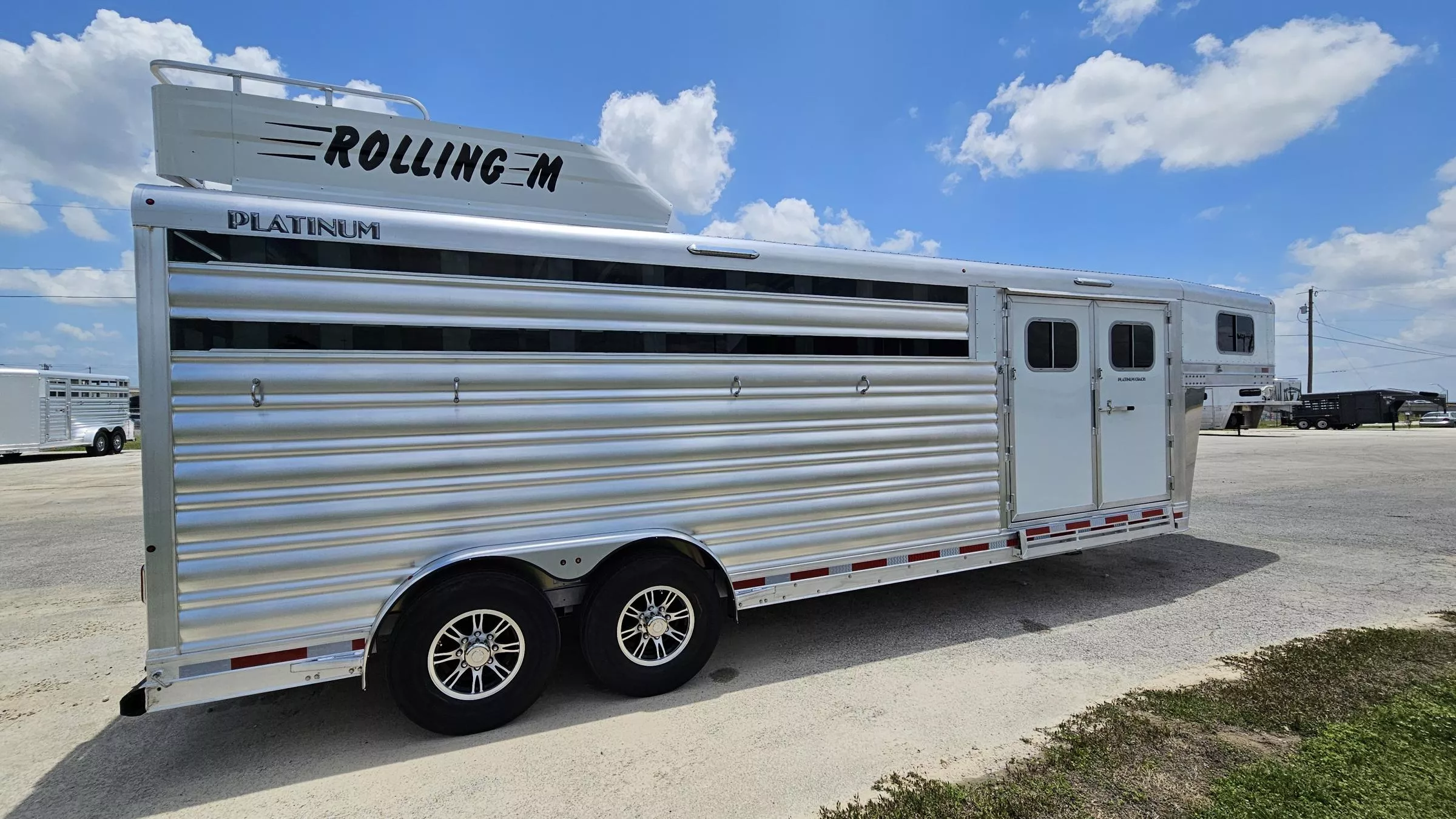 2025 Platinum Coach 4 Horse Trailer w/Smart Tack 5cDizo3kn8d5