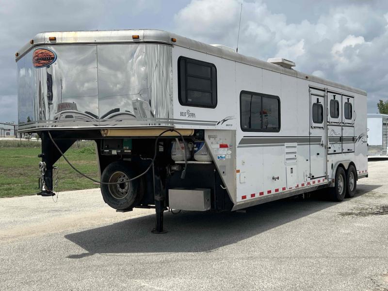 2004 Sundowner Trailers 3 horse w/10FT SW Horse Trailer 2004 Sundowner Trailers 3 horse w/10FT SW Horse Trailer