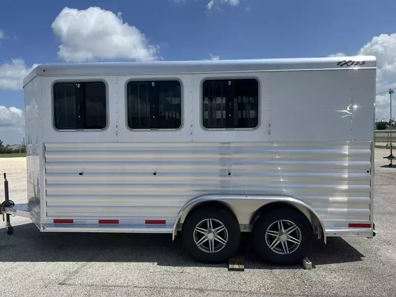 2025 Exiss Trailers 3H BP CXF Horse Trailer MGZF2Wypzweu