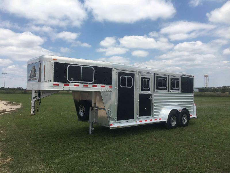 2015 Elite Trailers 3 Horse Mustang Horse Trailer 2015 Elite Trailers 3 Horse Mustang Horse Trailer