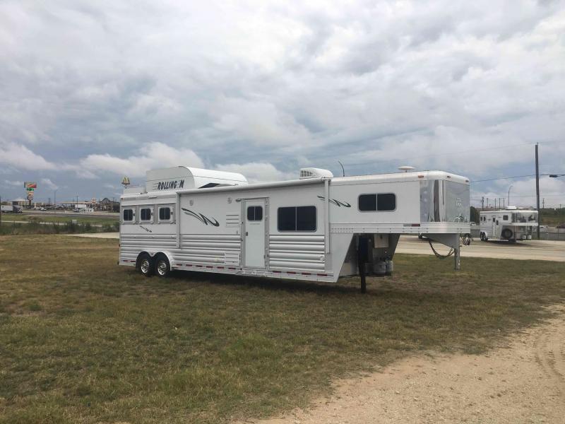 2017 Platinum Coach 3 Horse with a 15 ft Short Wall Horse Trailer 2017 Platinum Coach 3 Horse with a 15 ft Short Wall Horse Trailer