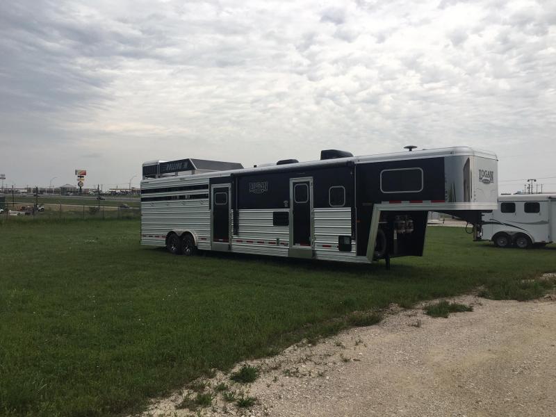 2020 Logan Coach Stock Combo with a 10 ft Short Wall and Slide Livestock Trailer 2020 Logan Coach Stock Combo with a 10 ft Short Wall and Slide Livestock Trailer