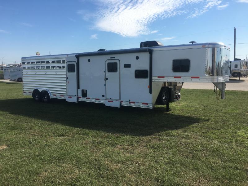 2021 Exiss Trailers STC 8032 LQ Livestock Trailer 2021 Exiss Trailers STC 8032 LQ Livestock Trailer