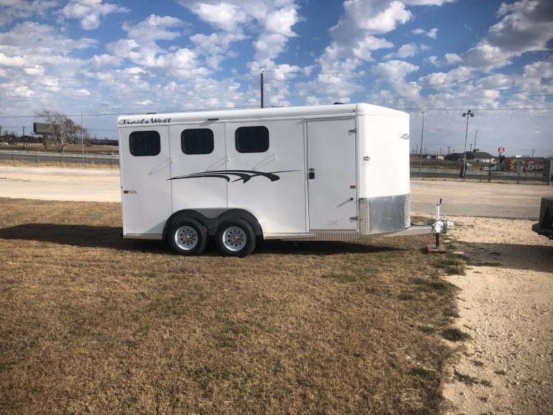 2021 Trails West Adventure 3 horse Horse Trailer 2021 Trails West Adventure 3 horse Horse Trailer