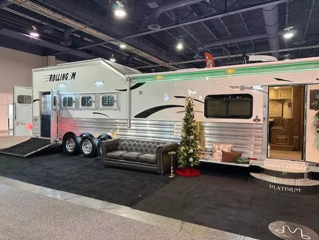 new Horse Trailers Platinum Coach  for sale, in Jarrell, TX Thumbnail 2