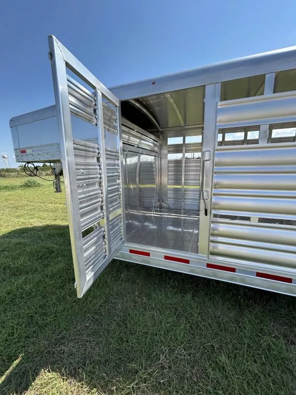 new Stock / Stock Combo Trailers Platinum Coach  for sale, in Jarrell, TX Thumbnail 3