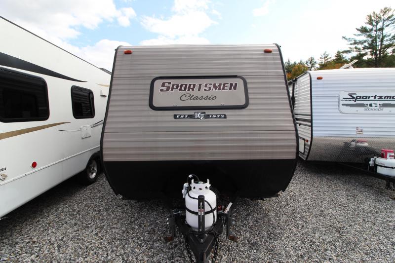 2018 Kz Sportsmen Classic 160 QB Travel Trailer 2018 Kz Sportsmen Classic 160 QB Travel Trailer