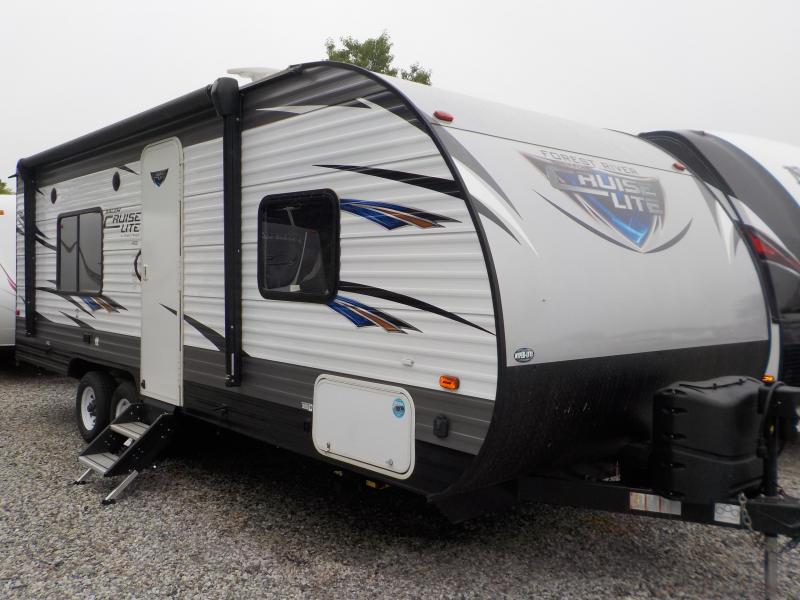 2018 Forest River, Inc. Wildwood X-Lite 241 QBXL Travel Trailer 2018 Forest River, Inc. Wildwood X-Lite 241 QBXL Travel Trailer