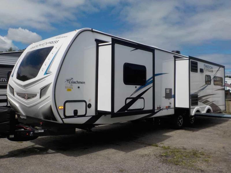 2021 Coachmen Freedom Express Liberty 324 RLDSLE Travel Trailer 2021 Coachmen Freedom Express Liberty 324 RLDSLE Travel Trailer