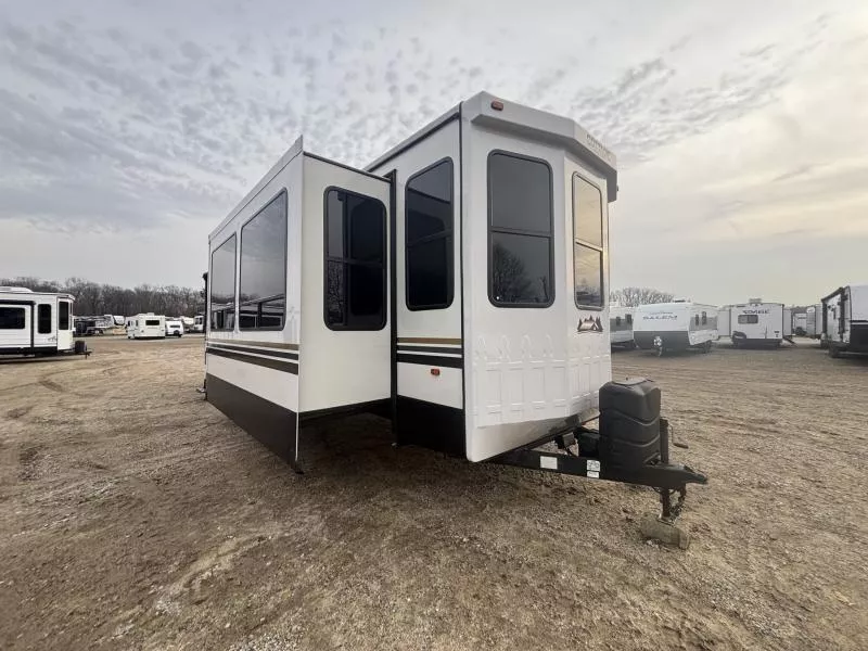 2023 Forest River Cedar Creek Cottage 40CCK