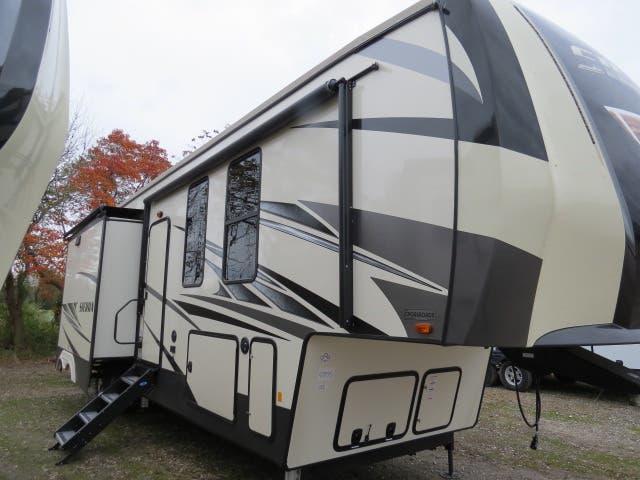 2019 Forest River Sierra 383RBLOK 2019 Forest River Sierra 383RBLOK
