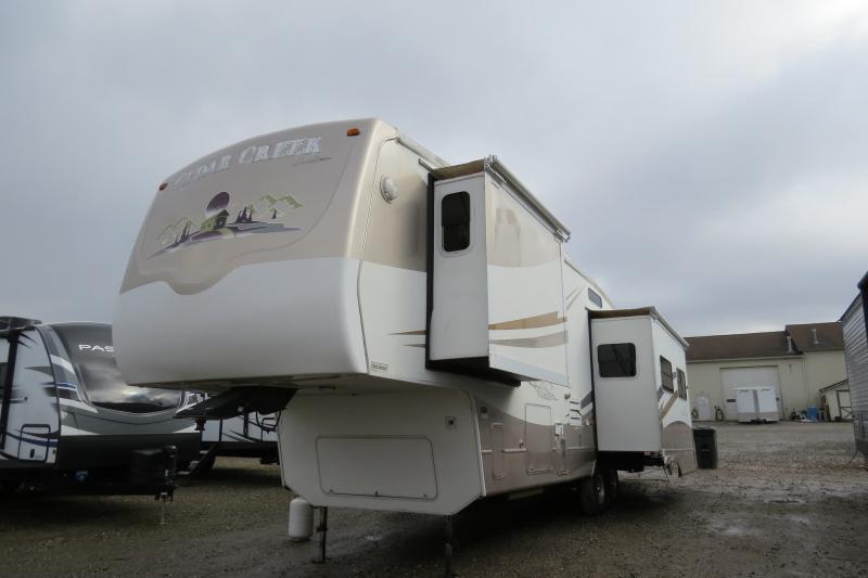 2004 Forest River Cedar Creek 36RLTS 2004 Forest River Cedar Creek 36RLTS