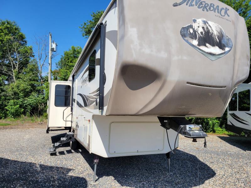2014 Forest River Cedar Creek Silverback 29RE 2014 Forest River Cedar Creek Silverback 29RE