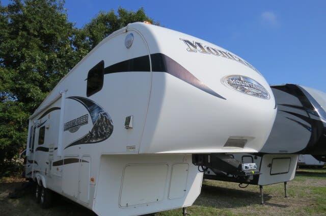 2010 Keystone Montana Mountaineer 285RLD 2010 Keystone Montana Mountaineer 285RLD