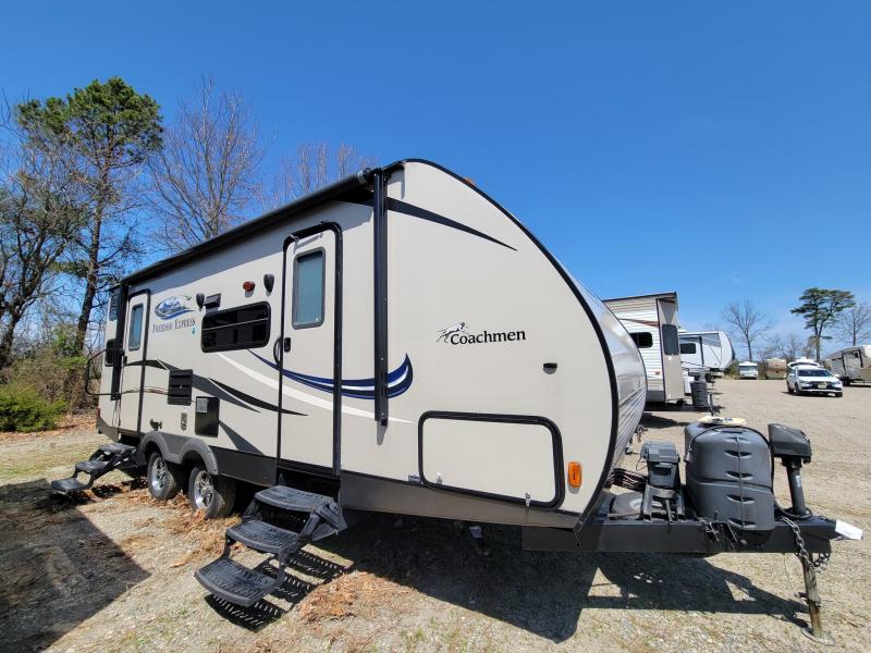 2015 Coachmen Freedom Express LTZ 229 TBS 2015 Coachmen Freedom Express LTZ 229 TBS