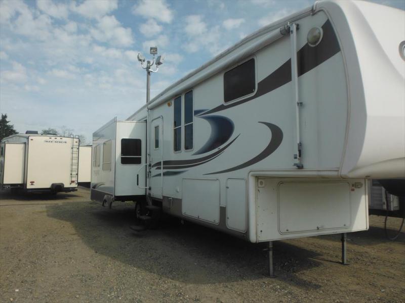 2007 Keystone Challenger 34SAQ 2007 Keystone Challenger 34SAQ