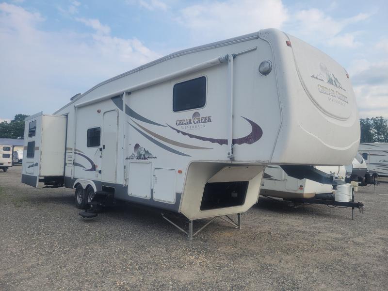 2006 Forest River Cedar Creek Silverback 33LBTS 2006 Forest River Cedar Creek Silverback 33LBTS