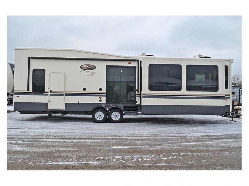 2019 Forest River Cedar Creek Cottage 40CL 2019 Forest River Cedar Creek Cottage 40CL