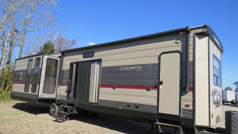 2018 Forest River Cherokee Destination 39BR 2018 Forest River Cherokee Destination 39BR