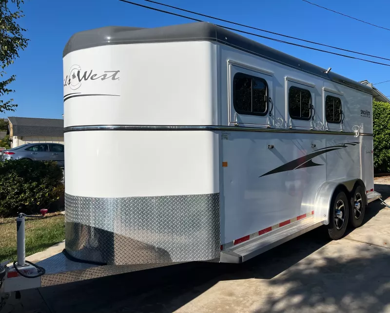 2016 Trails West Warmblood Sierra II 3 horse Horse & Livestock